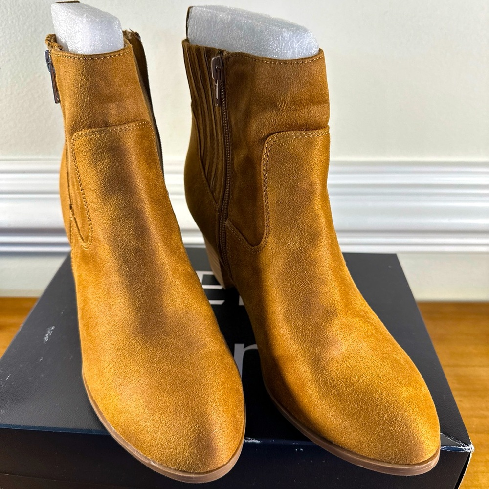 DV Dolce Vita Caitie Ankle Bootie Tan 10